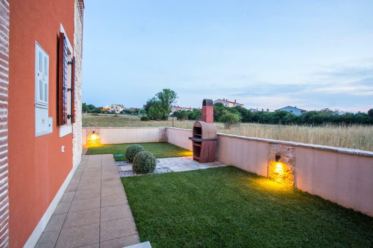 Apartman Irena Pula Bagian luar foto