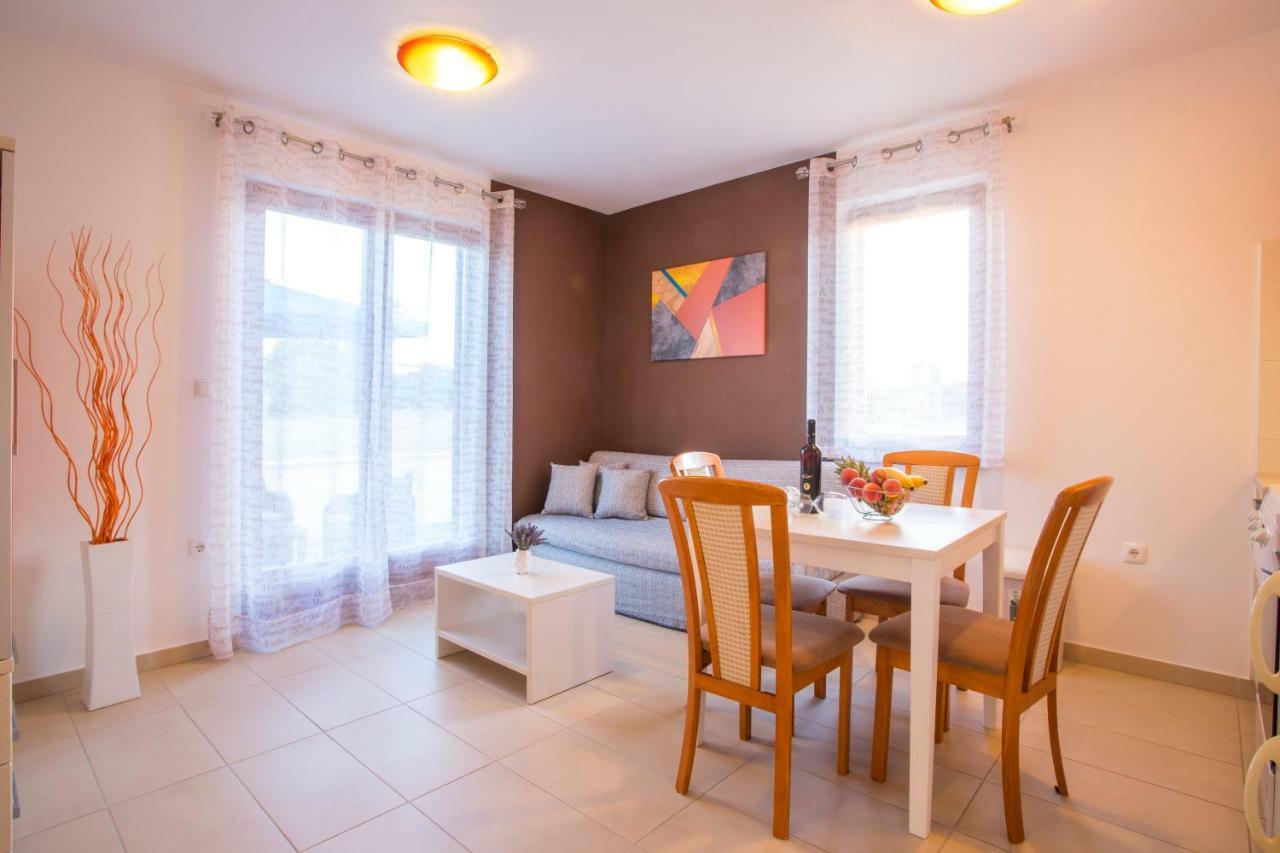 Apartman Irena Pula Bagian luar foto